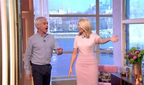 holly willoughby nip slip|Holly Willoughby tries to stop her boobs popping out。